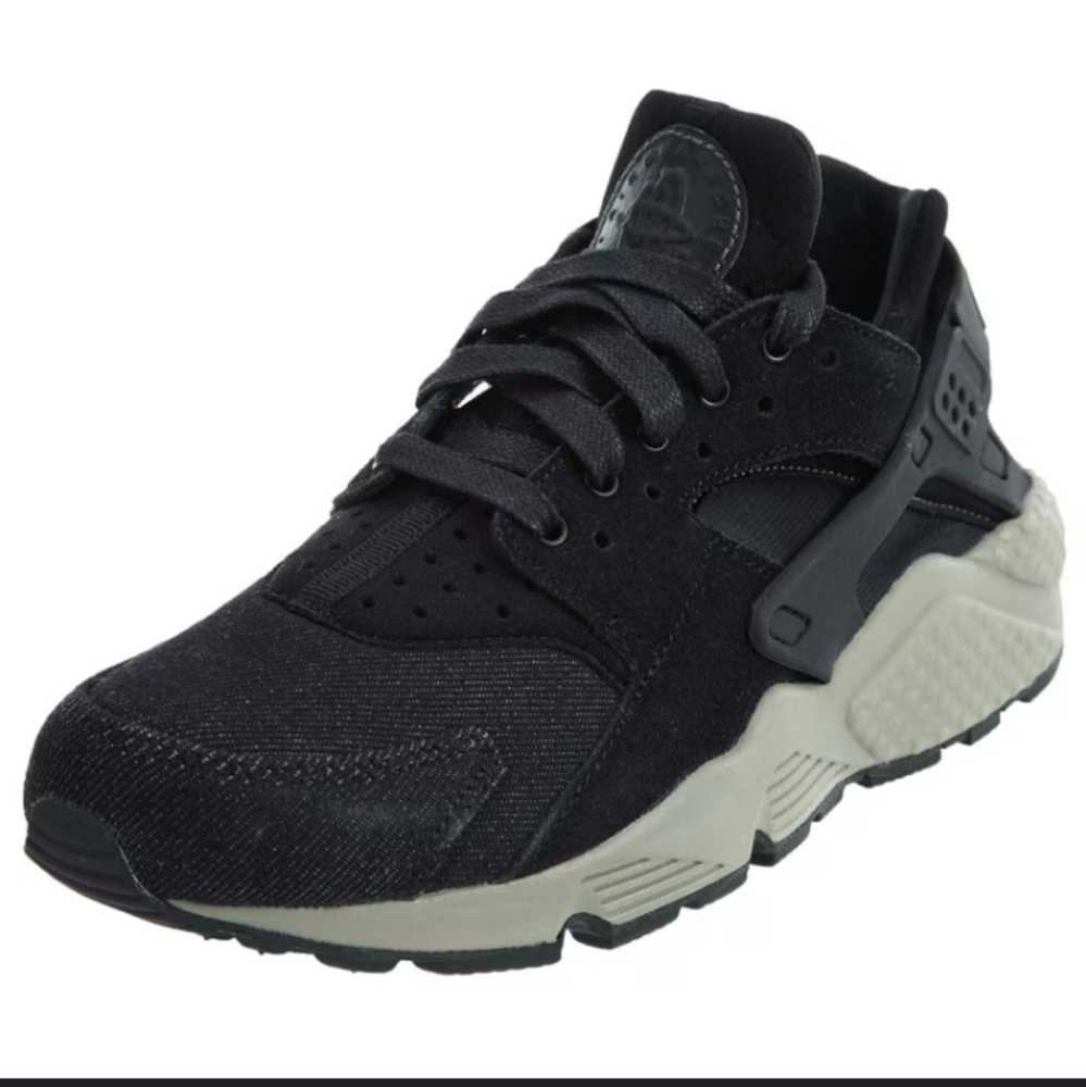 Nike Air Hurache SE in Cobblestone